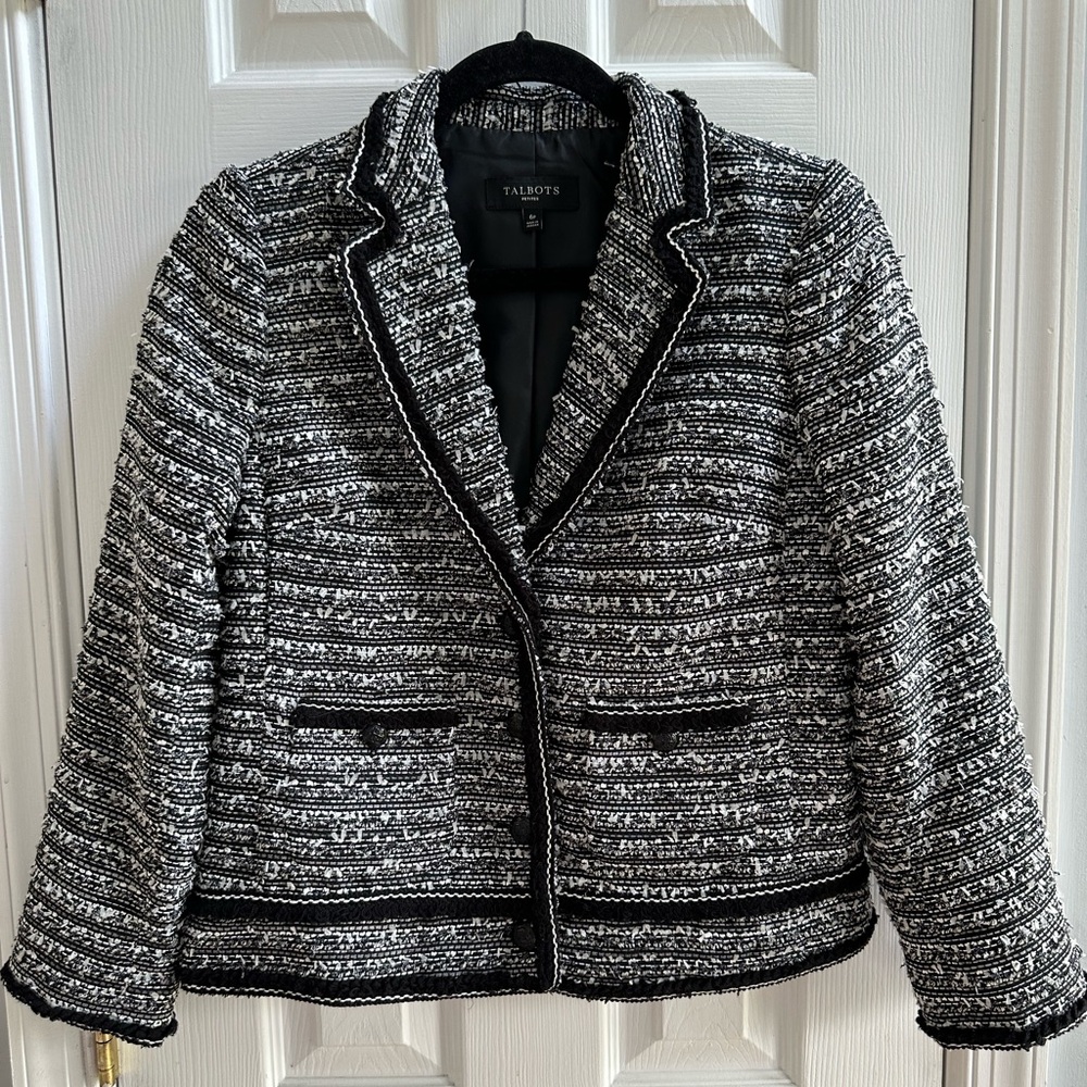 Talbots Women's Classic Black and White Tweed Lined Blazer Size 6 Petite Pockets